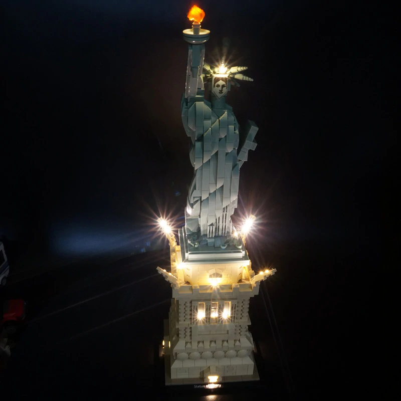 LEGO 21042 Lighting Kit for Statue of Liberty 21042 sealed box front