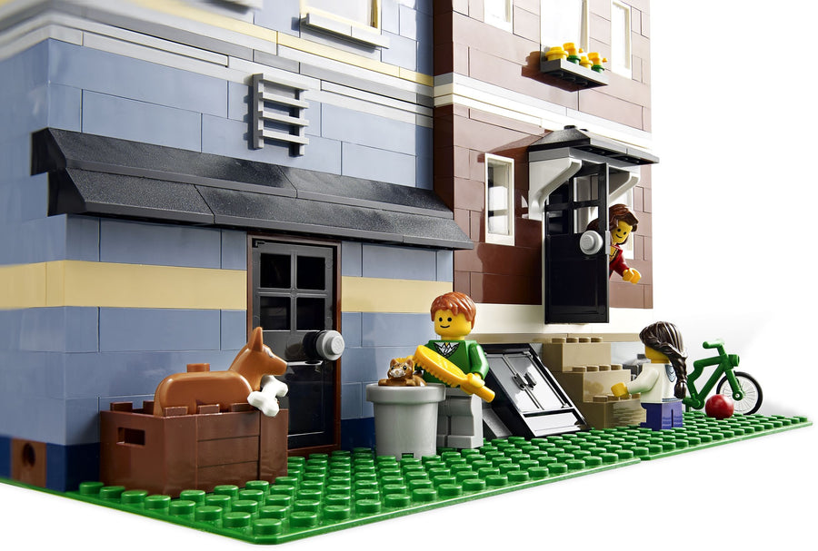 LEGO Pet Shop 10218 – Retired & Sealed