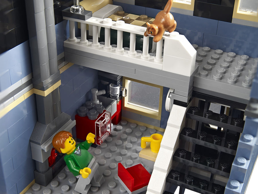 LEGO Pet Shop 10218 – Retired & Sealed
