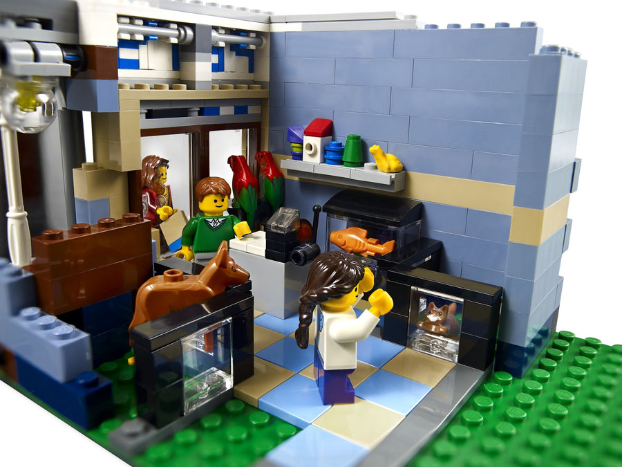 LEGO Pet Shop 10218 – Retired & Sealed