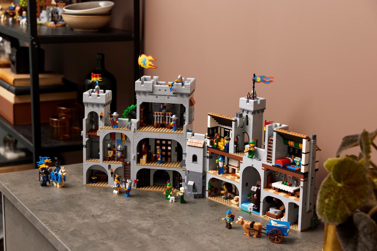 LEGO 10305 Icons – Lion Knights