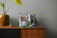 LEGO 10305 Icons - Lion Knights' Castle (10305) sealed box view 6