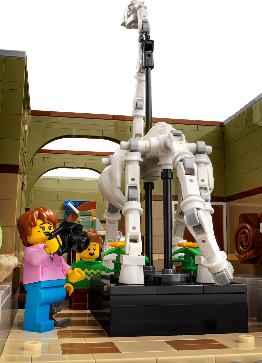 LEGO Natural History Museum 10326 – Sealed UK Stock