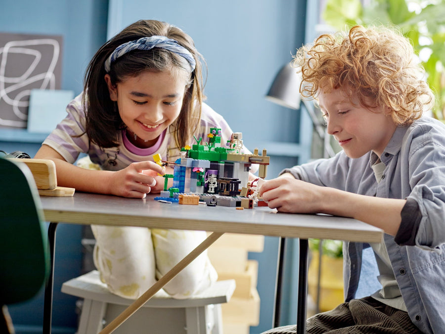 LEGO The Skeleton Dungeon 21189 – Retired & Sealed