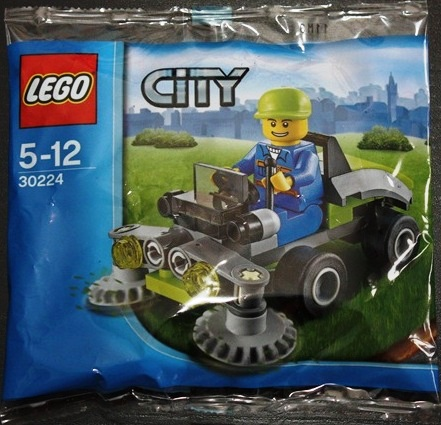 LEGO Lawn Mower 30224 – Retired & Sealed