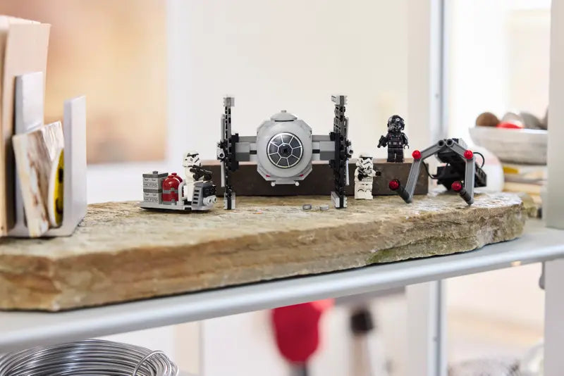 LEGO® Star Wars™: TIE Fighter™ with Imperial Hangar Rack