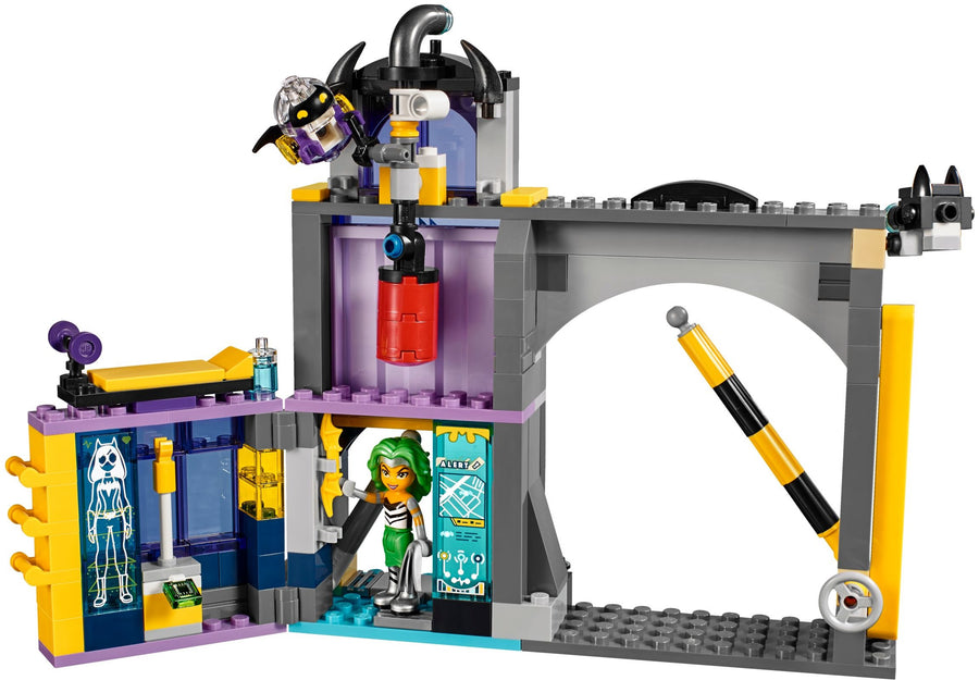 LEGO Batgirl Secret Bunker 41237 – Retired & Sealed