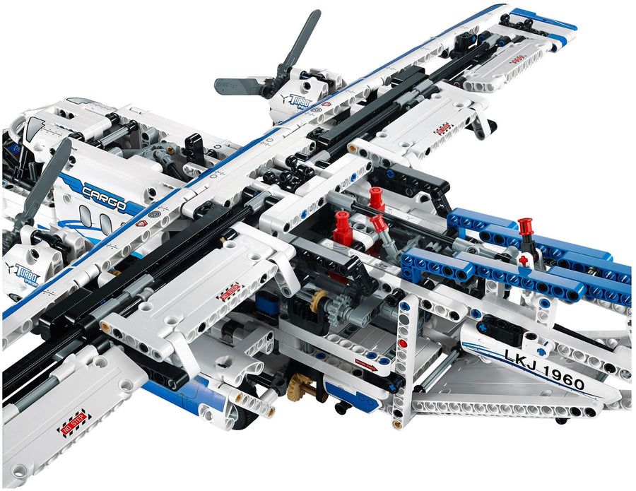 LEGO Cargo Plane 42025 – Retired & Sealed