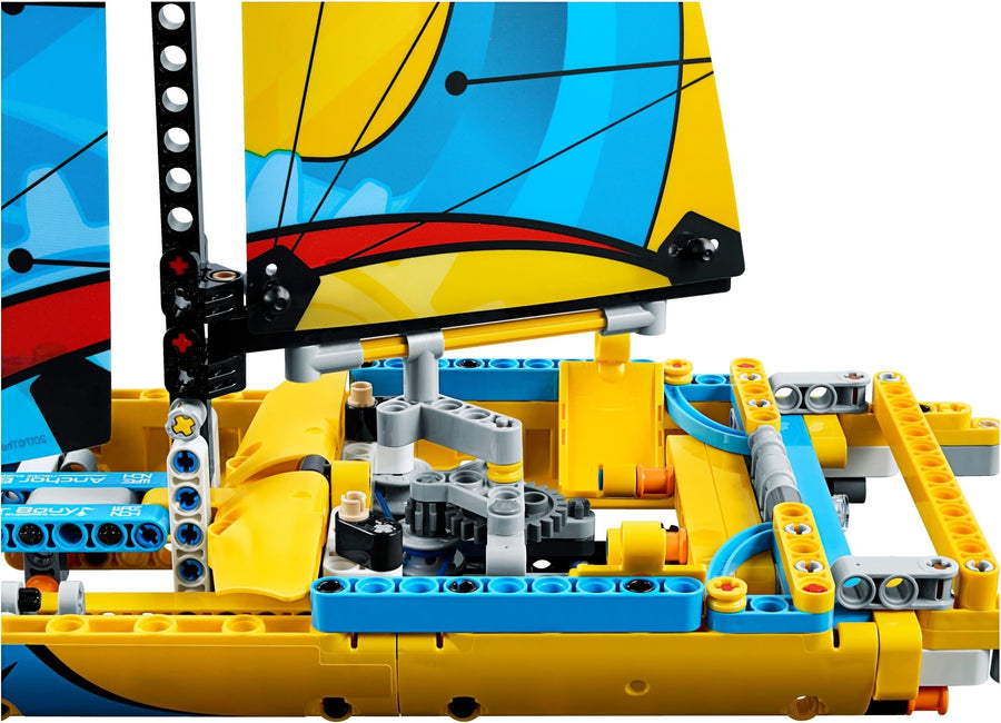 LEGO Racing Yacht 42074 – Retired & Sealed
