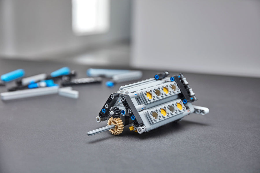 LEGO Bugatti Chiron 42083 – Retired & Sealed
