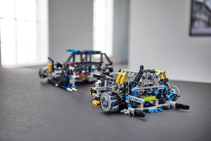 LEGO Bugatti Chiron 42083 – Retired & Sealed