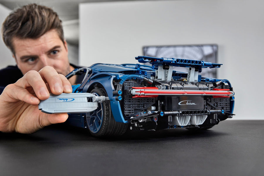 LEGO Bugatti Chiron 42083 – Retired & Sealed