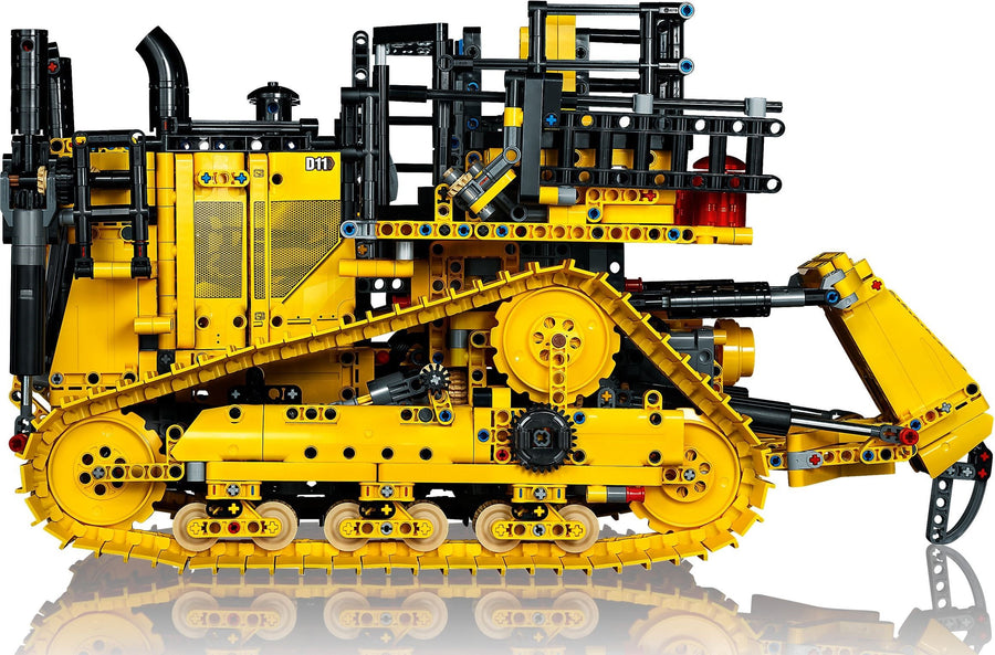 LEGO Cat D11 Bulldozer 42131 – Retired & Sealed