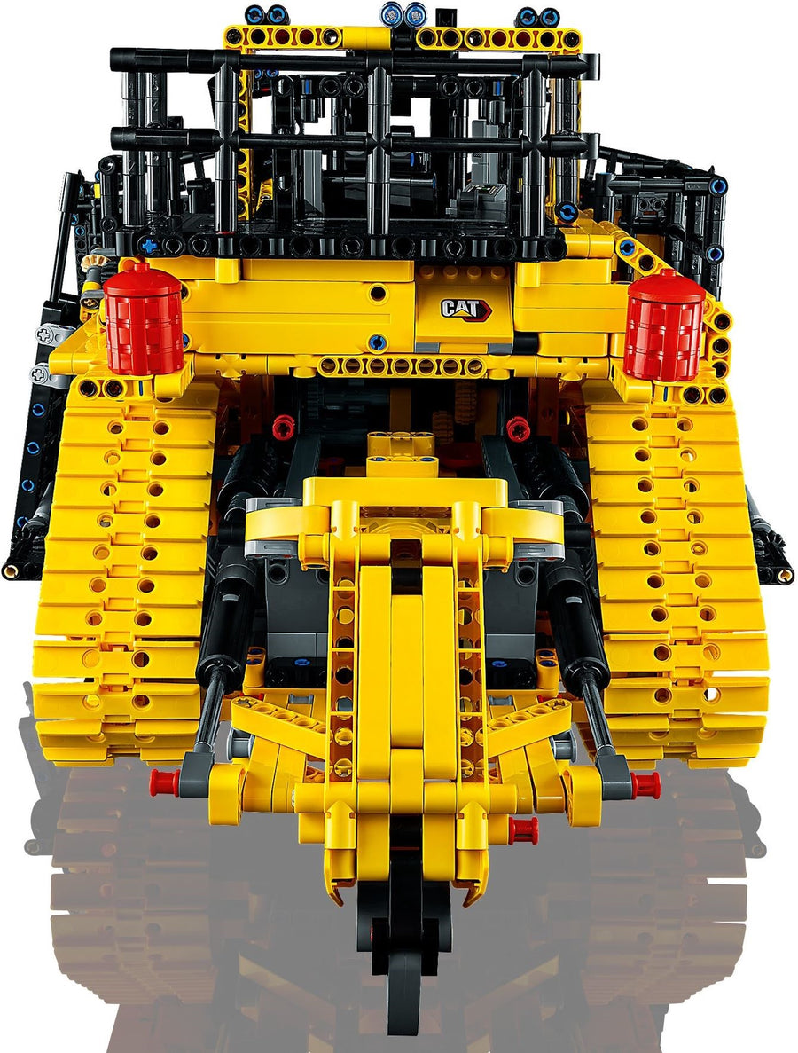 LEGO Cat D11 Bulldozer 42131 – Retired & Sealed