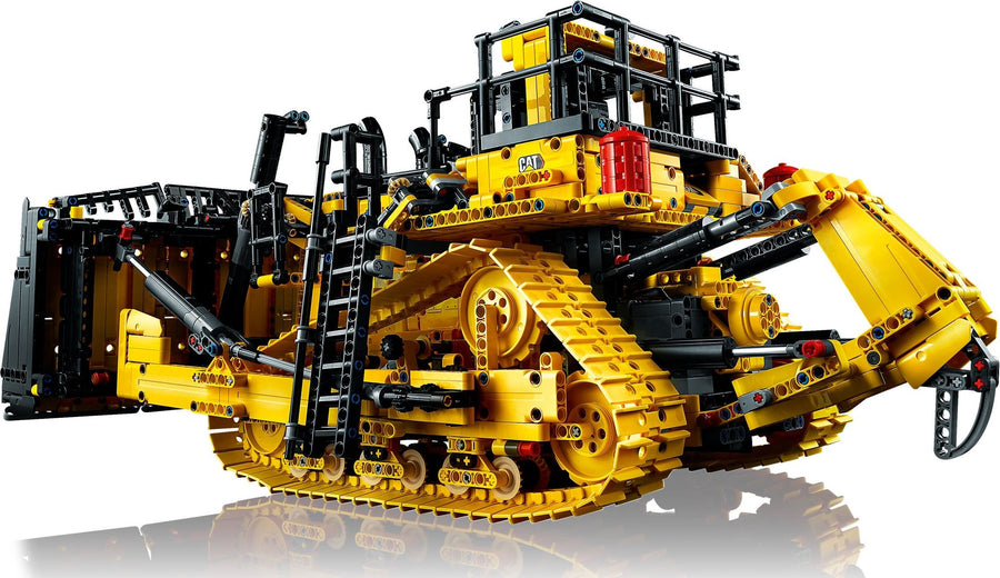 LEGO Cat D11 Bulldozer 42131 – Retired & Sealed