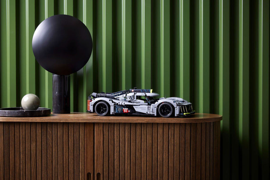 LEGO PEUGEOT 9X8 24H Le Mans Hybrid Hypercar 42156 – Retired & Sealed