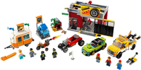 LEGO 60258 Tuning Workshop 60258 sealed box view 2
