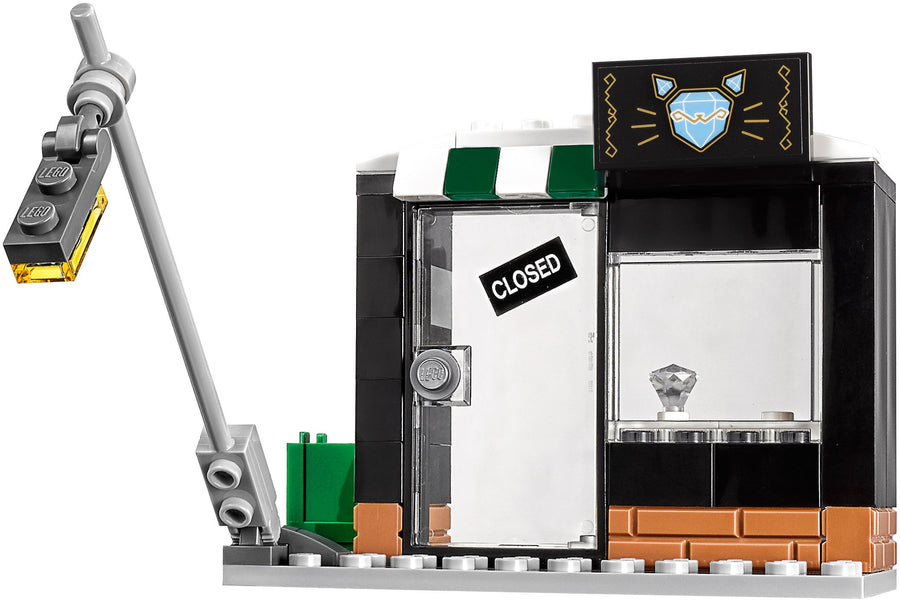 LEGO Catwoman Catcycle Chase 70902 – Retired & Sealed