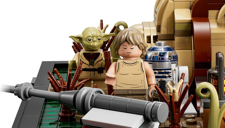 LEGO Dagobah Jedi Training Diorama 75330 – Retired & Sealed