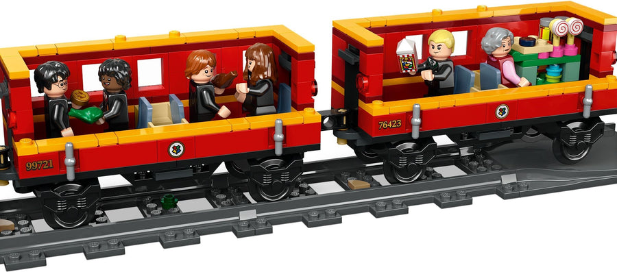 LEGO Hogwarts Express & Hogsmeade Station 76423 – Retired & Sealed