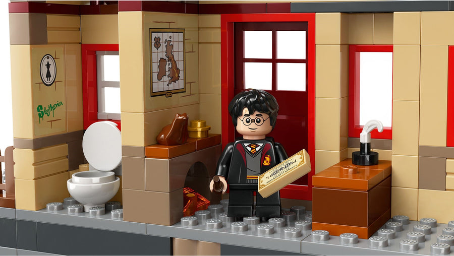 LEGO Hogwarts Express & Hogsmeade Station 76423 – Retired & Sealed