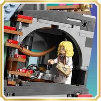 LEGO 76467 Luna Lovegood's House 76467 sealed box view 3