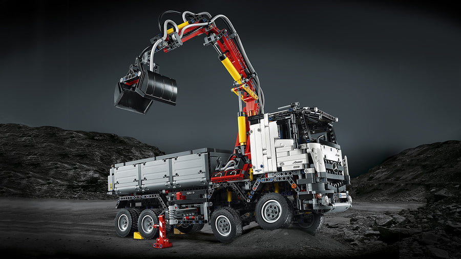 LEGO Technic Mercedes-Benz Arocs 3245 Truck 42043 – Retired & Sealed