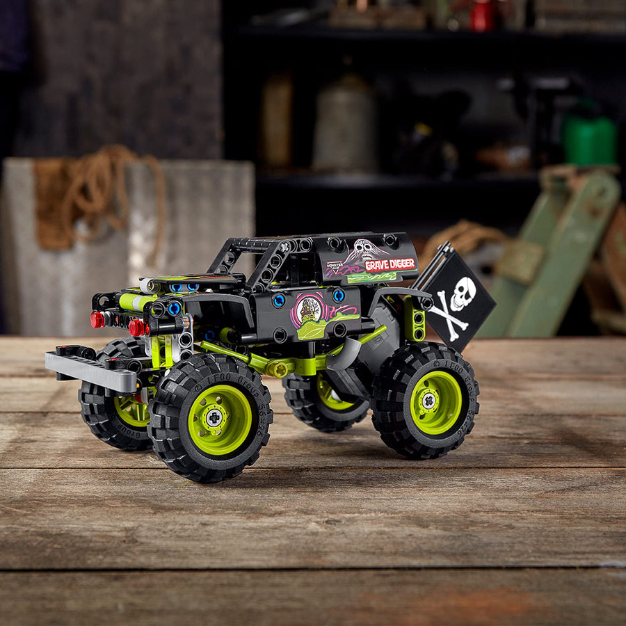 LEGO Technic Monster Jam Grave Digger Truck Toy to 42118 – Retired & Sealed