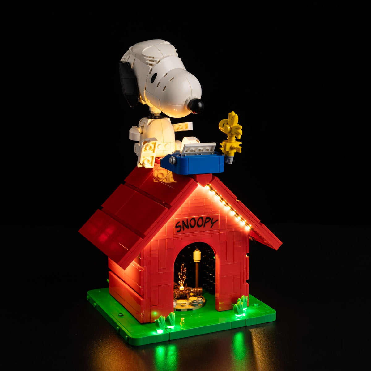 LEGO 21368 Lighting Kit for Peanuts: Snoopy's Doghouse 21368 sealed box front